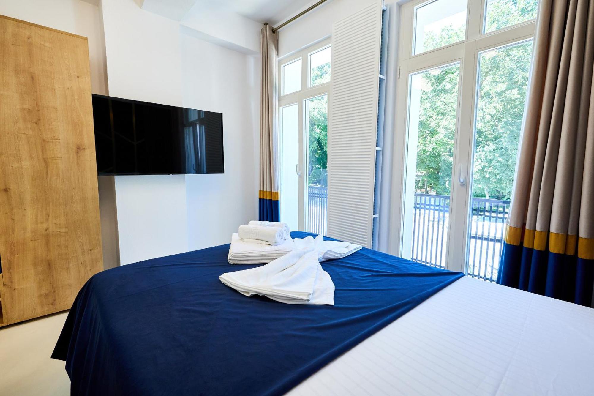 Carol Park View Hotell Bucureşti Eksteriør bilde